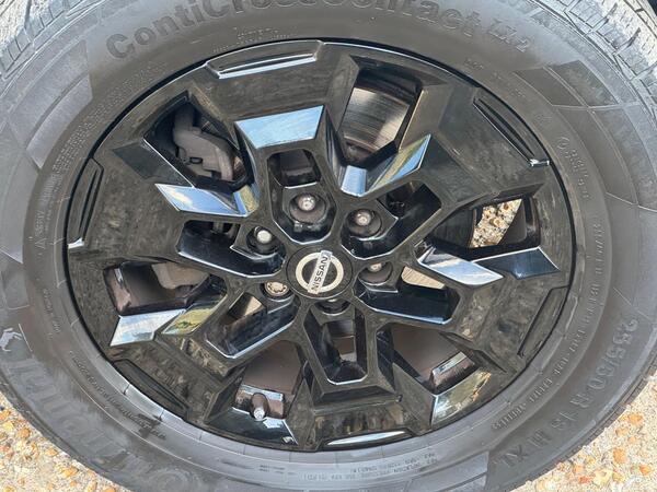 Nissan Navara 2.3 dCi N-Guard Auto 4WD Euro 6 4dr at 49th