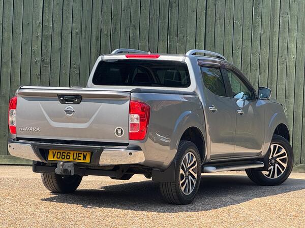Nissan Navara 2.3 dCi Tekna 4WD Euro 6 (s/s) 4dr at 3th