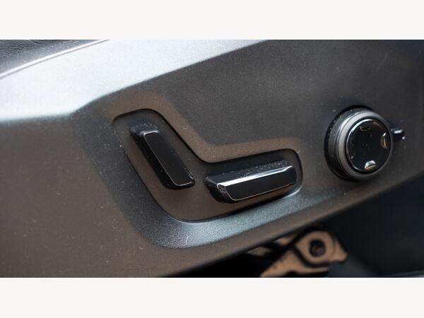 VOLVO XC90 R-DESIGN B5 MHEV AWD AUTO - Image 41