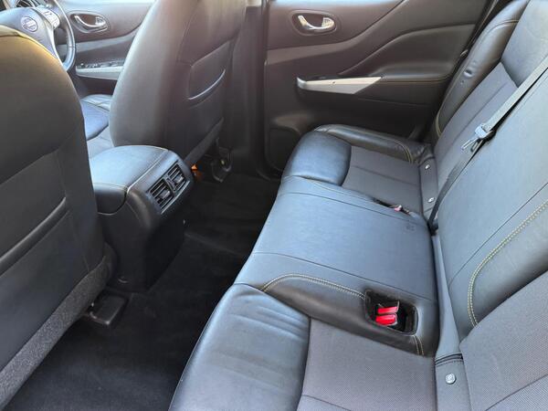 Nissan Navara 2.3 dCi N-Guard Auto 4WD Euro 6 4dr