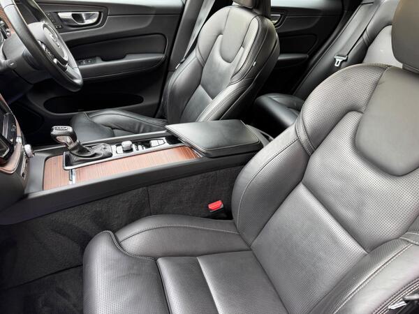 Volvo XC60 2.0 D4 Inscription Auto AWD Euro 6 (s/s) 5dr at 20th