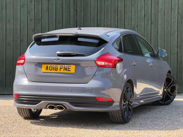 Ford Focus 2.0T EcoBoost ST-3 Euro 6 (s/s) 5dr