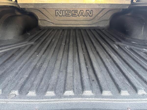 Nissan Navara 2.3 dCi Tekna 4WD Euro 6 (s/s) 4dr at 15th