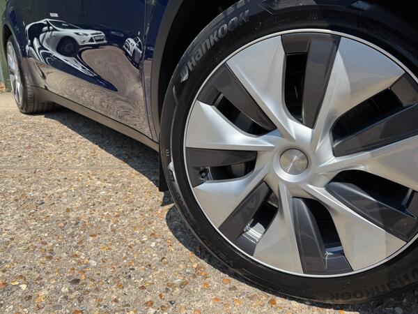 Tesla Model Y (Dual Motor) Long Range Auto 4WDE 5dr