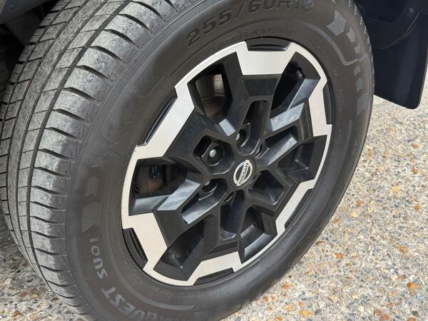 Nissan Navara 2.3 dCi Tekna Auto 4WD Euro 6 4dr