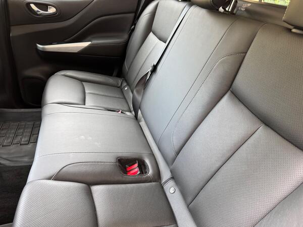 Nissan Navara 2.3 dCi Tekna 4WD Euro 6 (s/s) 4dr at 14th