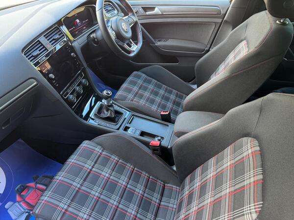 Volkswagen Golf 2.0 TSI GTI Performance Euro 6 (s/s) 5dr
