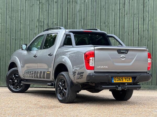 Nissan Navara 2.3 dCi N-Guard Auto 4WD Euro 6 4dr at 6th