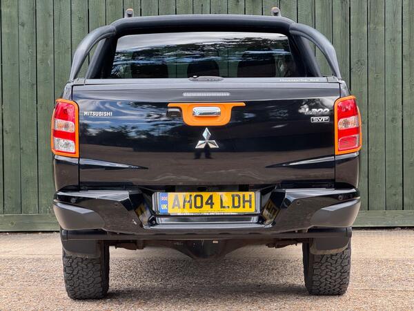 Mitsubishi L200 2.4 DI-D DC Barbarian SVP II Auto 4WD Euro 6 4dr at 13th