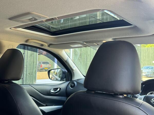 Nissan Navara 2.3 dCi N-Guard Auto 4WD Euro 6 4dr at 43th