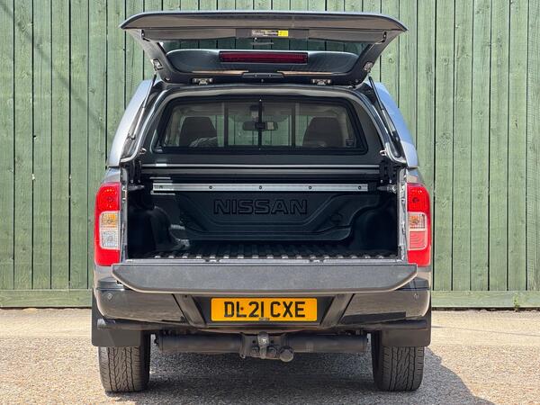 Nissan Navara 2.3 dCi N-Guard Auto 4WD Euro 6 4dr