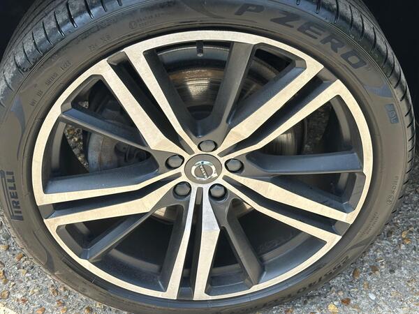 Volvo XC60 2.0 D4 R-Design Pro Auto AWD Euro 6 (s/s) 5dr at 29th