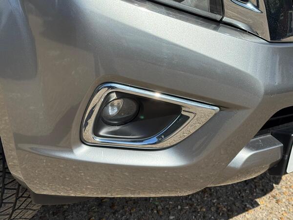 Nissan Navara 2.3 dCi Tekna Auto 4WD Euro 6 4dr at 18th