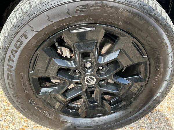 Nissan Navara 2.3 dCi N-Guard Pickup Double Cab 4dr Diesel Auto 4WD Euro 6 (190 ps)