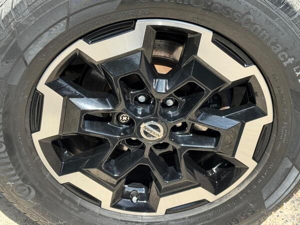 Nissan Navara 2.3 dCi Tekna 4WD Euro 6 (s/s) 4dr at 33th