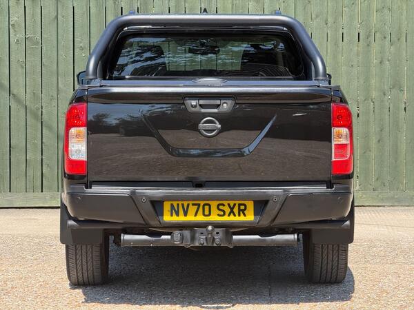 Nissan Navara 2.3 dCi N-Guard 4WD Euro 6 (s/s) 4dr at 19th