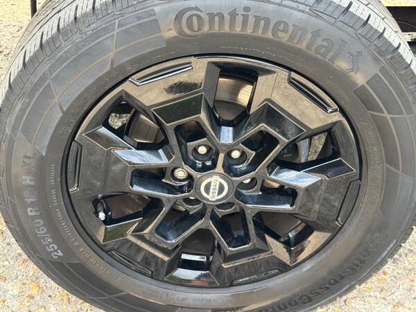 Nissan Navara 2.3 dCi N-Guard Auto 4WD Euro 6 4dr