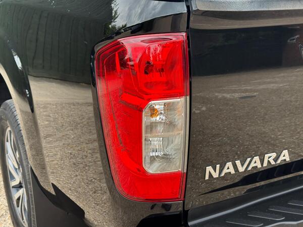 Nissan Navara 2.3 dCi Tekna 4WD Euro 6 (s/s) 4dr
