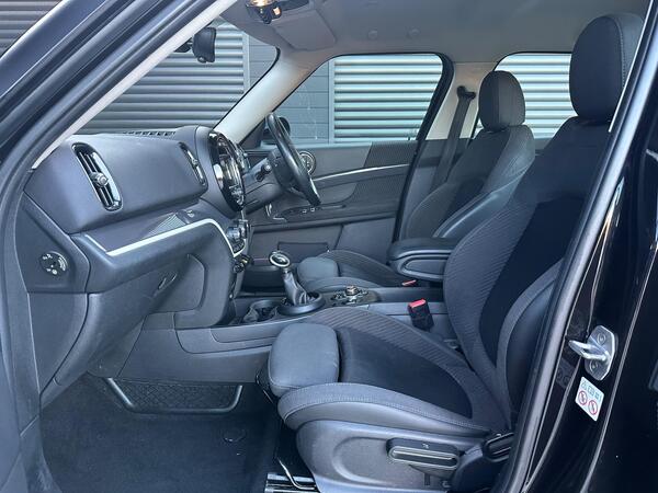 MINI Countryman 1.5 7.6kWh Cooper SE Auto ALL4 Euro 6 (s/s) 5dr - Image 3