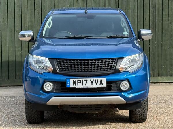 Mitsubishi L200 2.4 DI-D DC Warrior Pickup Double Cab 4dr Diesel Manual 4WD Euro 6 (178 ps)