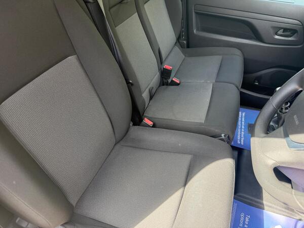 Peugeot Expert 2.0 BlueHDi 1400 Asphalt Premium + Standard Panel Van MWB Euro 6 (s/s) 6dr at 14th