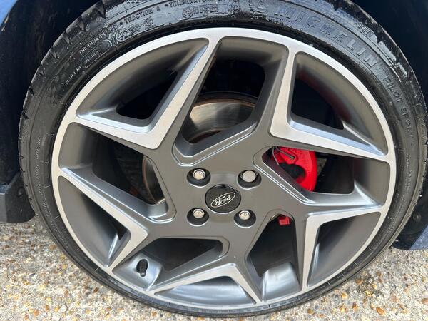 Ford Fiesta 1.5T EcoBoost ST-3 Euro 6 (s/s) 3dr at 33th
