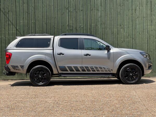 Nissan Navara 2.3 dCi N-Guard Auto 4WD Euro 6 4dr