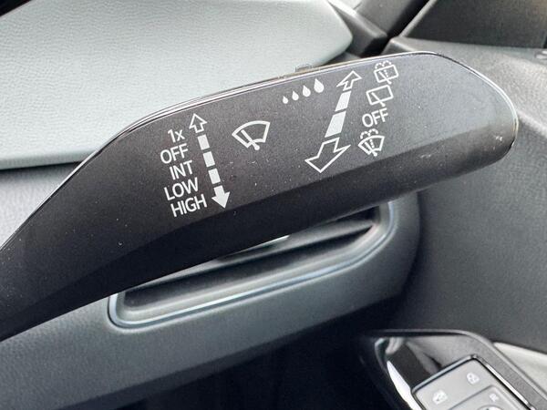 Volkswagen ID.3 Pro Performance 58kWh Style Auto 5dr at 38th