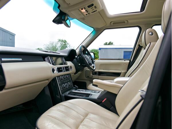 LAND ROVER RANGE ROVER WESTMINSTER TDV8 A - Image 15