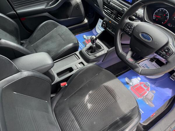 Ford Focus 2.3T EcoBoost ST Euro 6 (s/s) 5dr at 25th