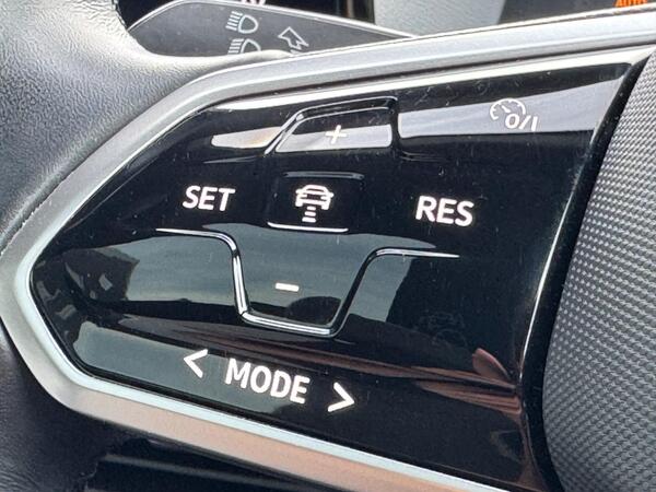 Volkswagen ID.3 Pro Performance 58kWh Style Auto 5dr at 34th