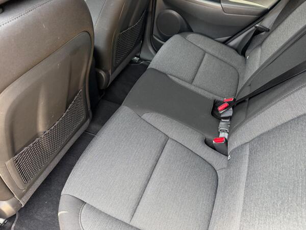 Hyundai KONA 64kWh Premium Auto 5dr (10.5kW Charger)