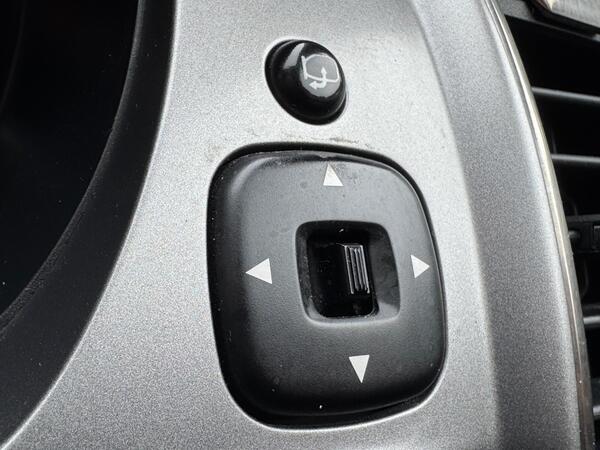 Ford Ranger 2.2 TDCi Limited Durashift 4WD Euro 5 4dr at 32th
