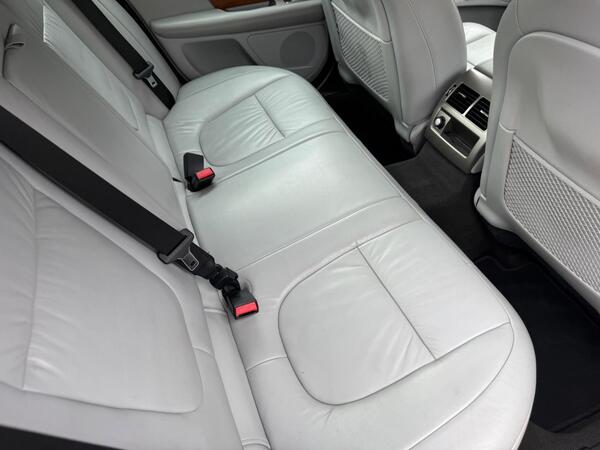 Jaguar XF 3.0 V6 Luxury Auto Euro 4 4dr