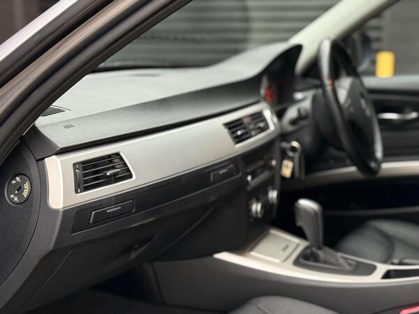 BMW 3 Series 2.0 320d SE Steptronic Euro 5 4dr - Image 3