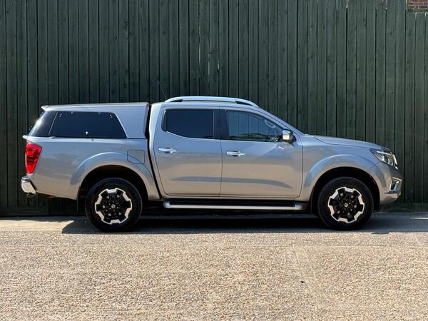 Nissan Navara 2.3 dCi Tekna Auto 4WD Euro 6 4dr at 19th