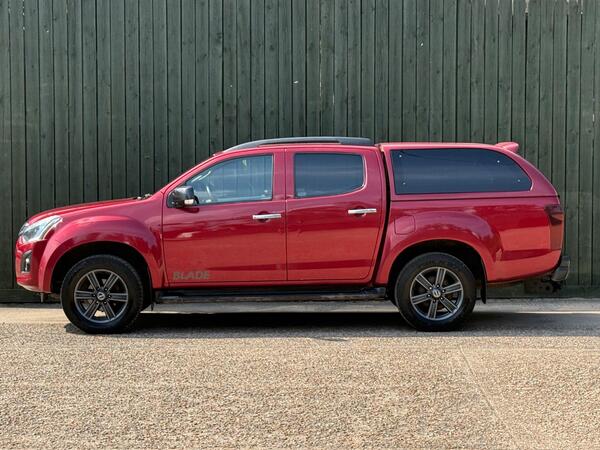 Isuzu D-Max 1.9 TD Blade Auto 4WD Euro 6 4dr at 9th