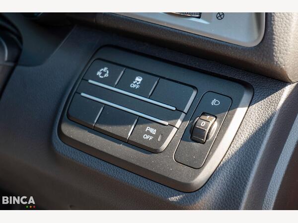 SSANGYONG TIVOLI ELX TD AUTO - Image 18