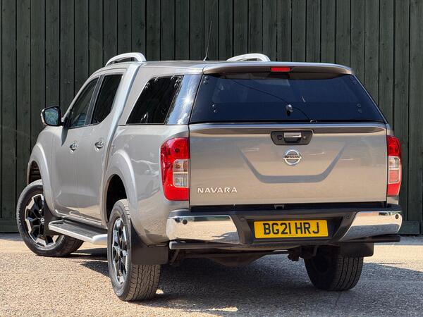 Nissan Navara 2.3 dCi Tekna Auto 4WD Euro 6 4dr at 12th