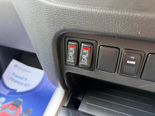 Mitsubishi L200 2.4 DI-D DC Warrior Pickup Double Cab 4dr Diesel Manual 4WD Euro 6 (178 ps)