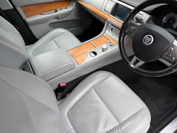 Jaguar XF 3.0 V6 Luxury Auto Euro 4 4dr