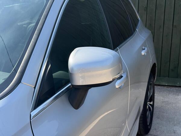 Volvo XC60 2.0 D4 Momentum Auto Euro 6 (s/s) 5dr at 36th