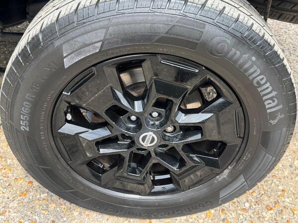 Nissan Navara 2.3 dCi N-Guard Auto 4WD Euro 6 4dr