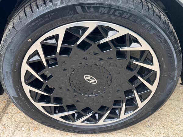 Hyundai IONIQ 5 73kWh Ultimate Auto AWD 5dr at 41th
