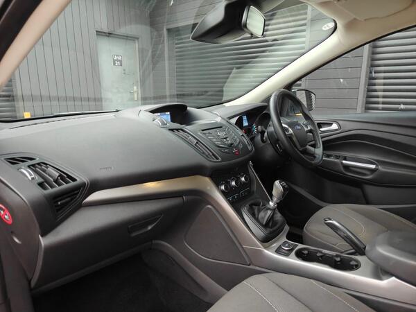 Ford Kuga 2.0 TDCi Zetec 2WD Euro 6 (s/s) 5dr - Image 3