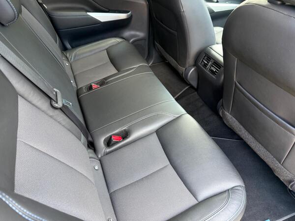Nissan Navara 2.3 dCi N-Guard Auto 4WD Euro 6 4dr at 28th