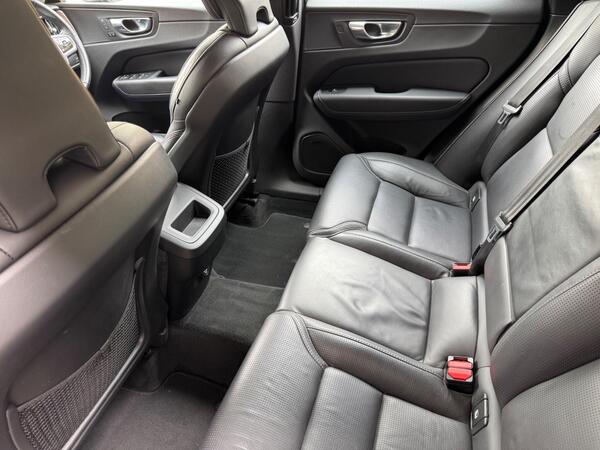 Volvo XC60 2.0 D4 Inscription Auto AWD Euro 6 (s/s) 5dr at 12th
