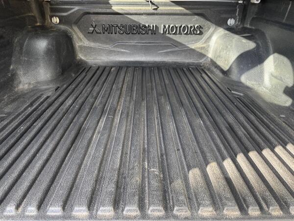 Mitsubishi L200 2.4 DI-D DC Barbarian 4WD Euro 6 4dr at 49th