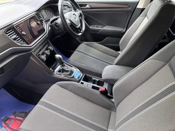 Volkswagen T-Roc 1.5 TSI EVO SE DSG Euro 6 (s/s) 5dr at 18th