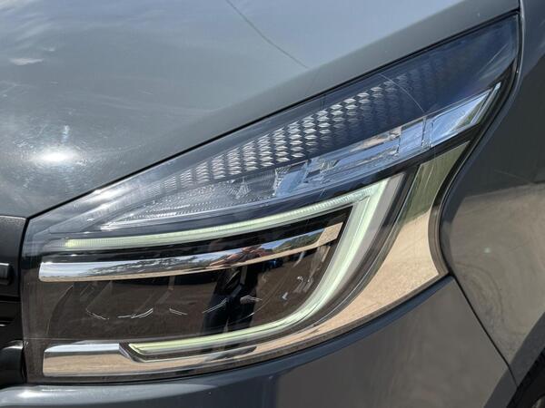 Renault Trafic 2.0 dCi ENERGY 28 Black Edition SWB Standard Roof Euro 6 (s/s) 5dr at 36th
